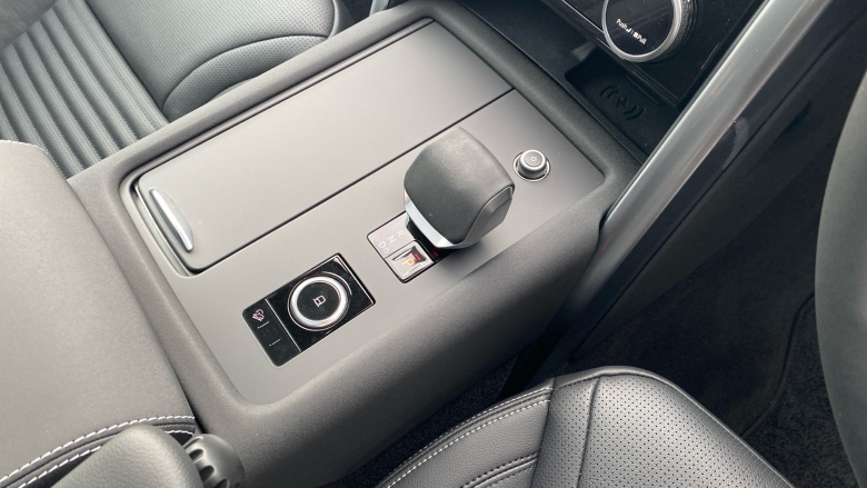 Land Rover Discovery 3.0 D350 Dynamic SE 5dr Auto Diesel Station Wagon